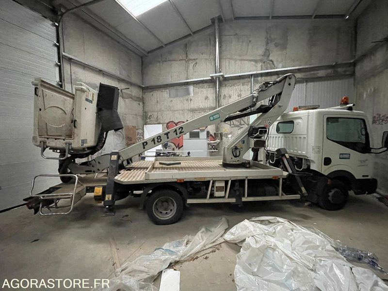 Vrachtwagen hoogwerker CAMION NACELLE NISSAN IMER P18T12 28740 KM 2015