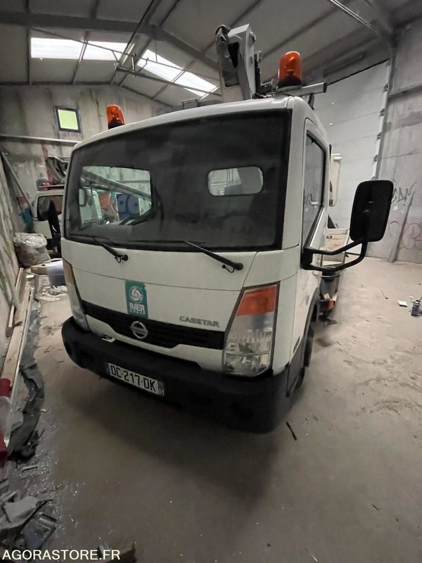 Vrachtwagen hoogwerker CAMION NACELLE NISSAN IMER P18T12 28740 KM 2015
