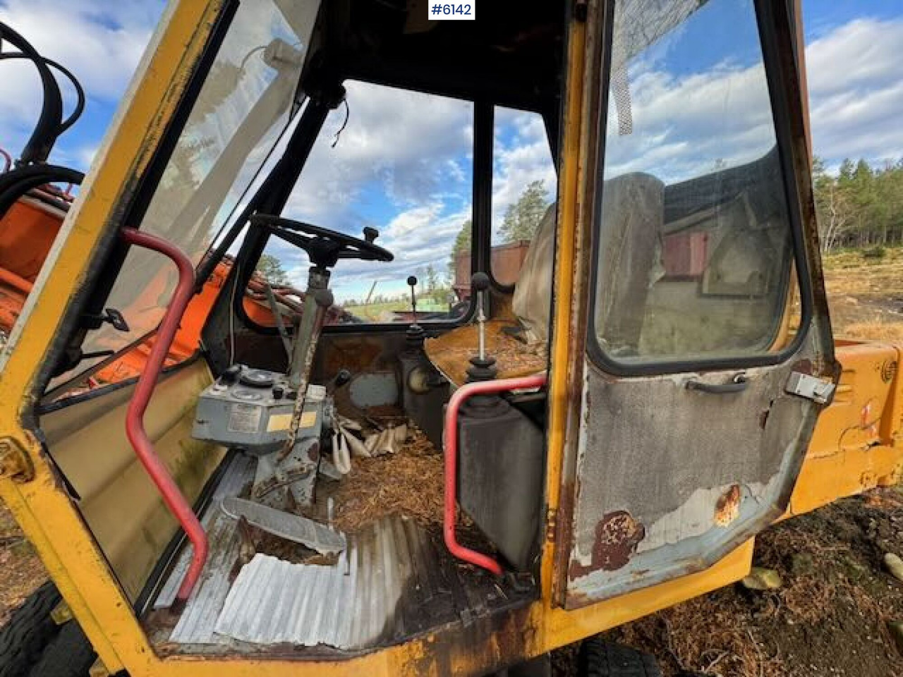 Wiellader 1975 Atlas wheeled excavator. Repair project