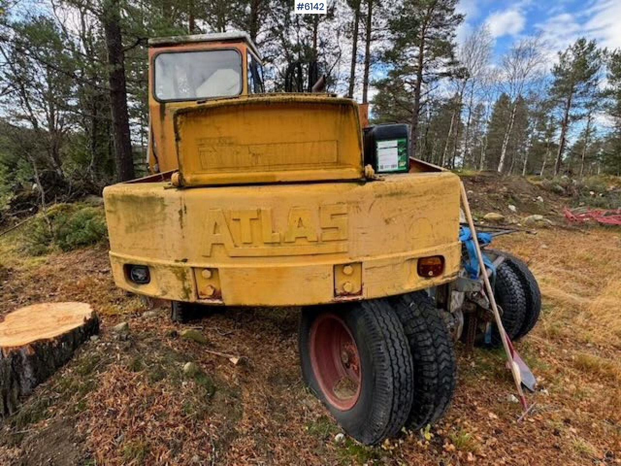 Wiellader 1975 Atlas wheeled excavator. Repair project