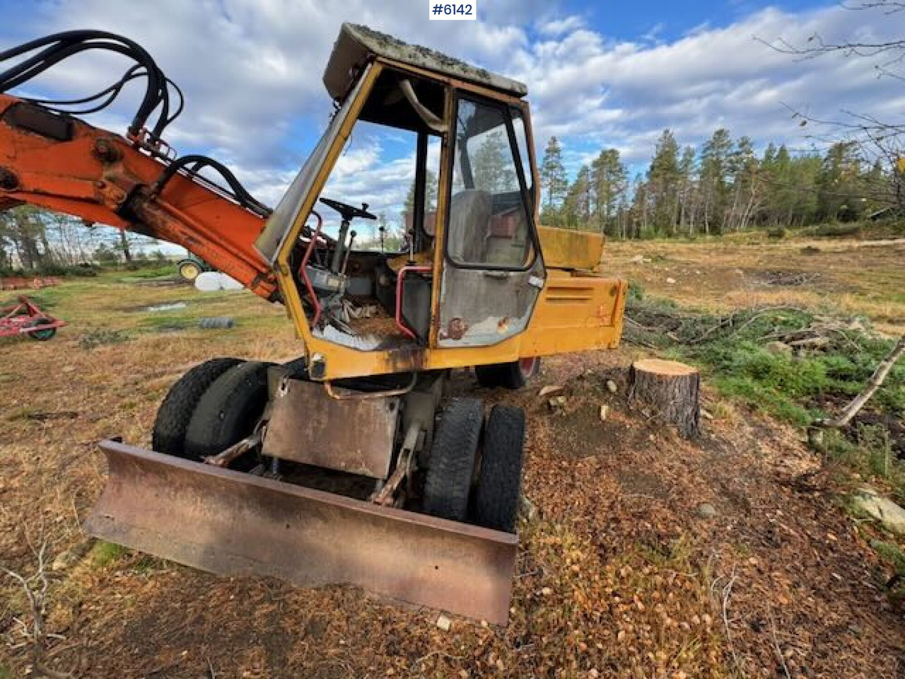 Wiellader 1975 Atlas wheeled excavator. Repair project