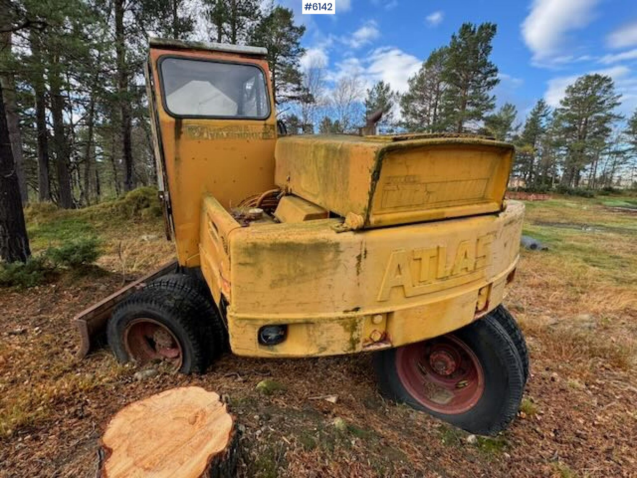 Wiellader 1975 Atlas wheeled excavator. Repair project