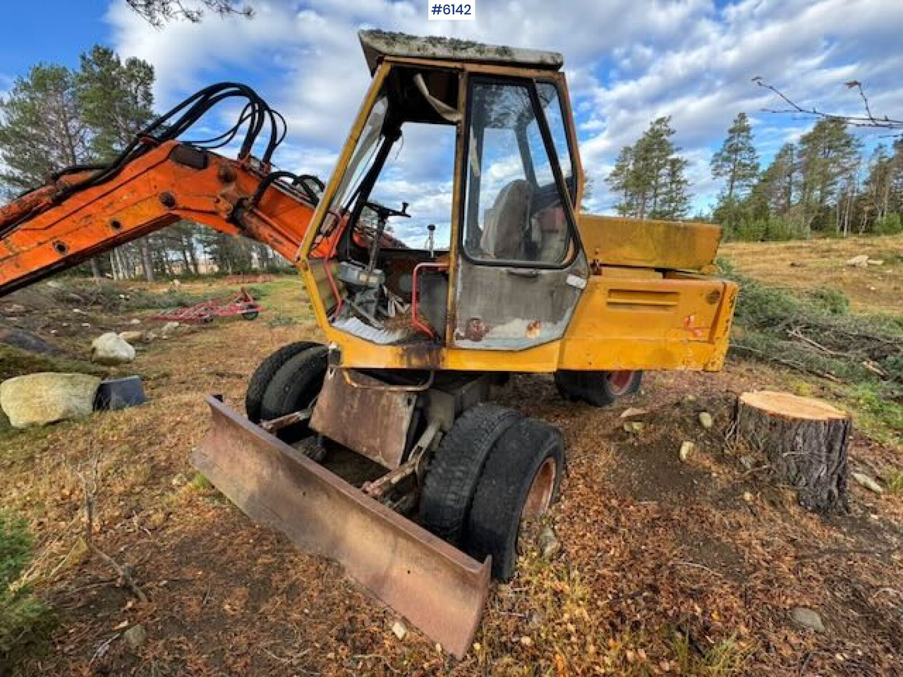 Wiellader 1975 Atlas wheeled excavator. Repair project