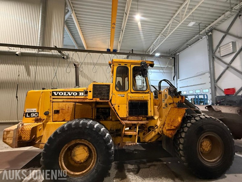 Wiellader 1986 Volvo L90 Hjullaster med skuffe