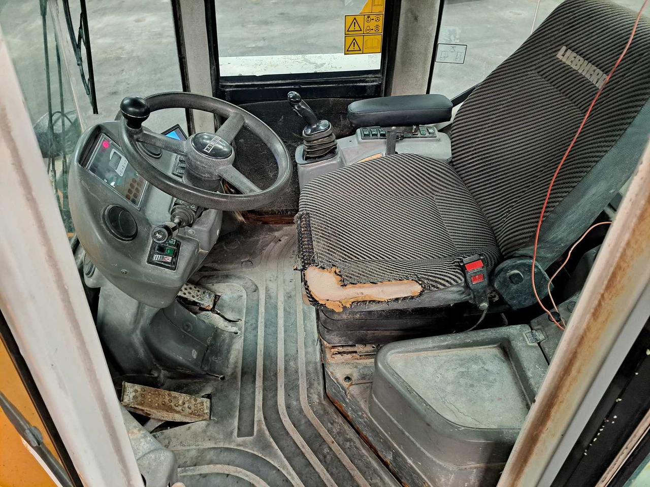 Wiellader 2002 LIEBHERR L514 SHOVEL