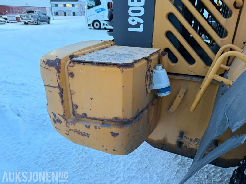 Wiellader 2004 Volvo L90E - Sentralsmøring - Ny motor