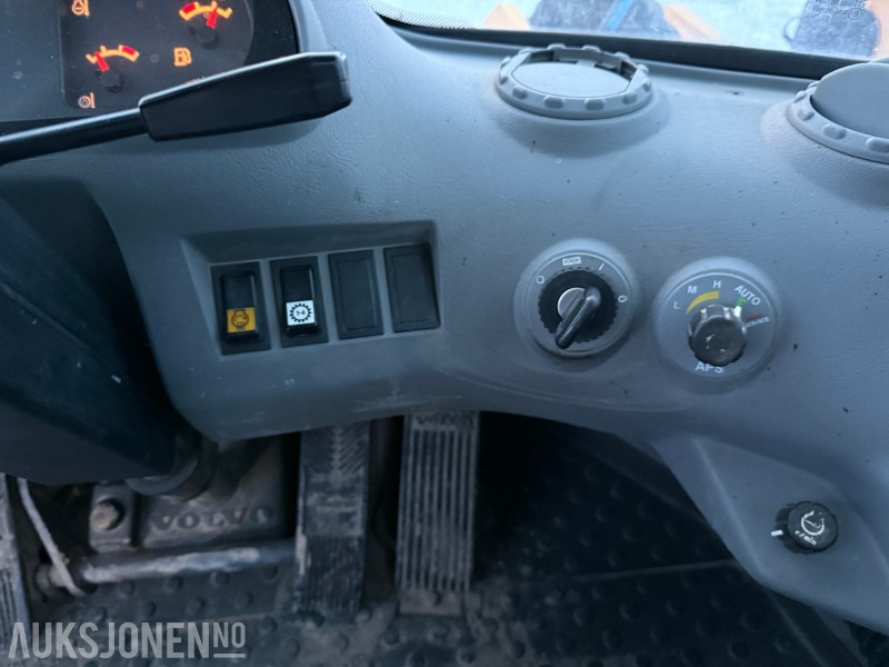 Wiellader 2004 Volvo L90E - Sentralsmøring - Ny motor