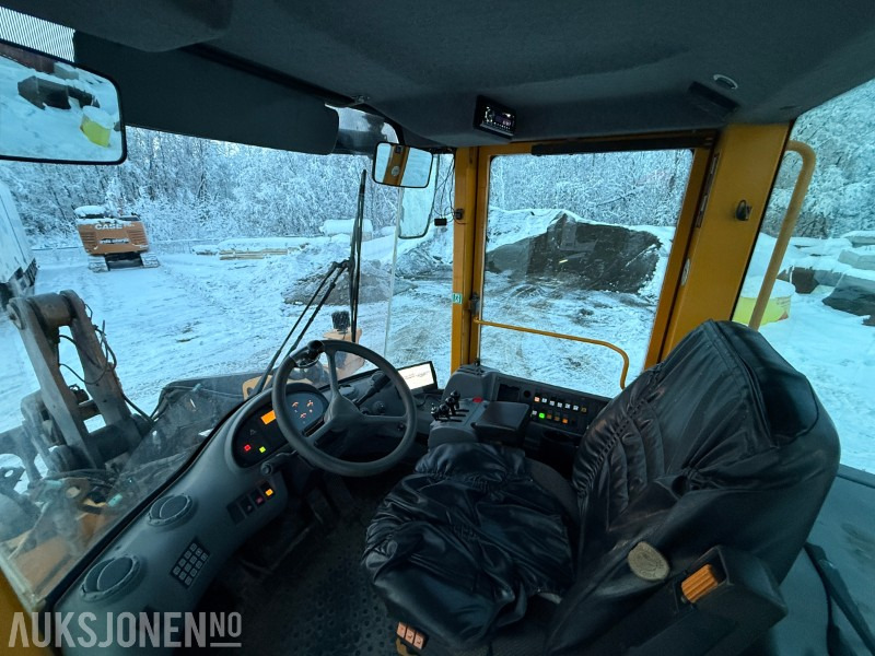 Wiellader 2004 Volvo L90E - Sentralsmøring - Ny motor