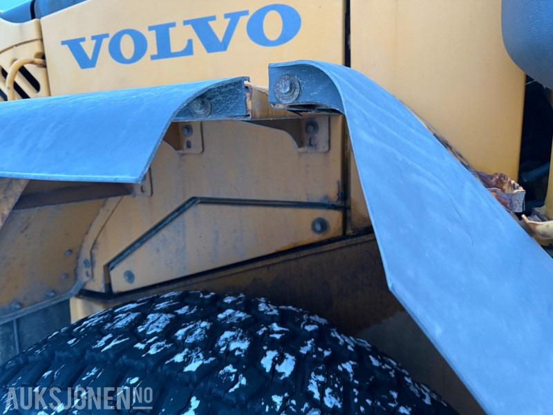 Wiellader 2004 Volvo L90E - Sentralsmøring - Ny motor