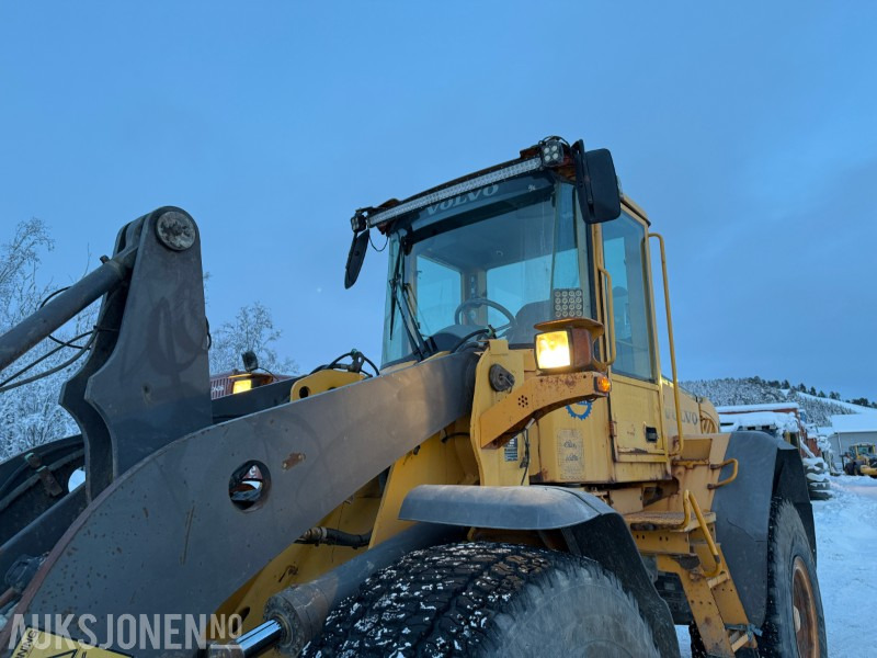 Wiellader 2004 Volvo L90E - Sentralsmøring - Ny motor