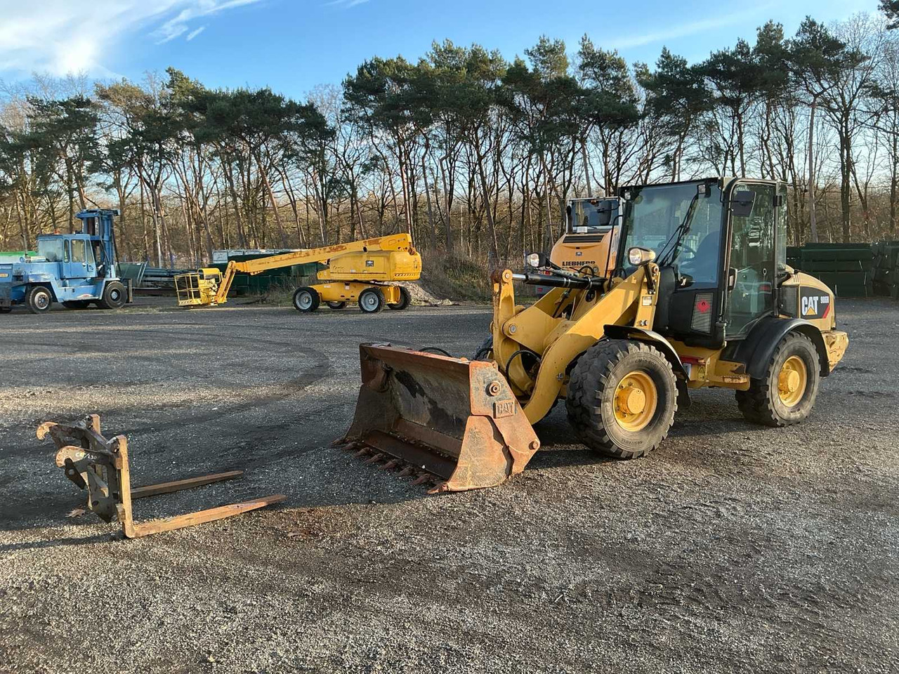 Wiellader 2011 CATERPILLAR 906H SHOVEL