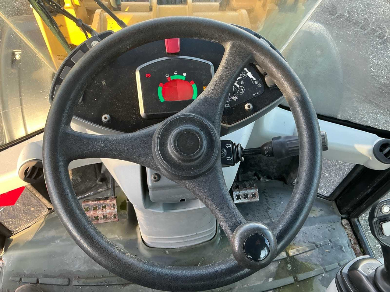 Wiellader 2011 CATERPILLAR 906H SHOVEL