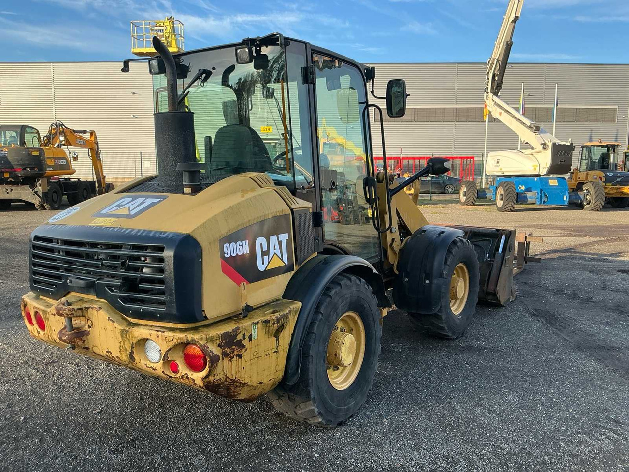 Wiellader 2011 CATERPILLAR 906H SHOVEL
