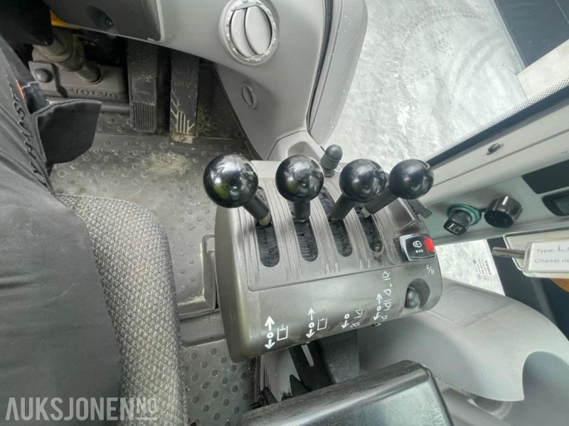 Wiellader 2011 VOLVO L60F HJULLASTER - SPAKSTYRING - NYE DEKK - BBS - 3-4 FUNKSJON - PALLEGAFLER - SKUFFE - KAMERA - MYE PÅKOSTET!