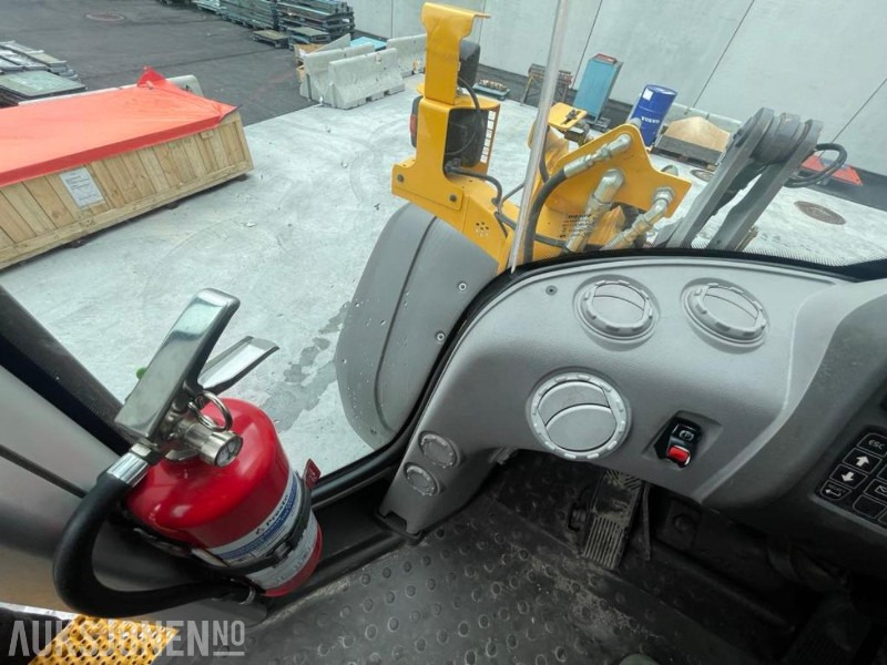 Wiellader 2011 VOLVO L60F HJULLASTER - SPAKSTYRING - NYE DEKK - BBS - 3-4 FUNKSJON - PALLEGAFLER - SKUFFE - KAMERA - MYE PÅKOSTET!