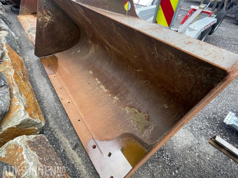 Wiellader 2011 VOLVO L60F HJULLASTER - SPAKSTYRING - NYE DEKK - BBS - 3-4 FUNKSJON - PALLEGAFLER - SKUFFE - KAMERA - MYE PÅKOSTET!