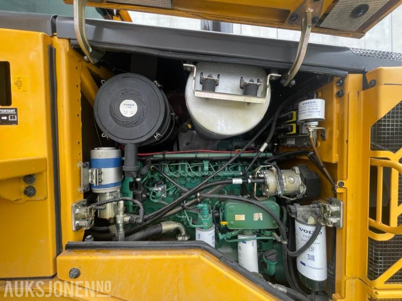Wiellader 2011 VOLVO L60F HJULLASTER - SPAKSTYRING - NYE DEKK - BBS - 3-4 FUNKSJON - PALLEGAFLER - SKUFFE - KAMERA - MYE PÅKOSTET!