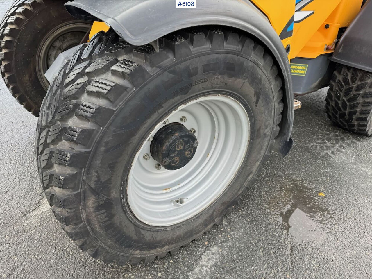 Wiellader 2011 Wille 655C w/ flushing unit, sweeping unit, 2 buckets and pallet fork