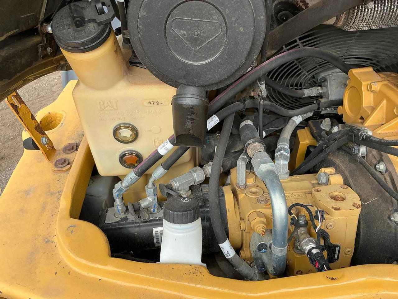 Wiellader 2015 CATERPILLAR 906H SHOVEL