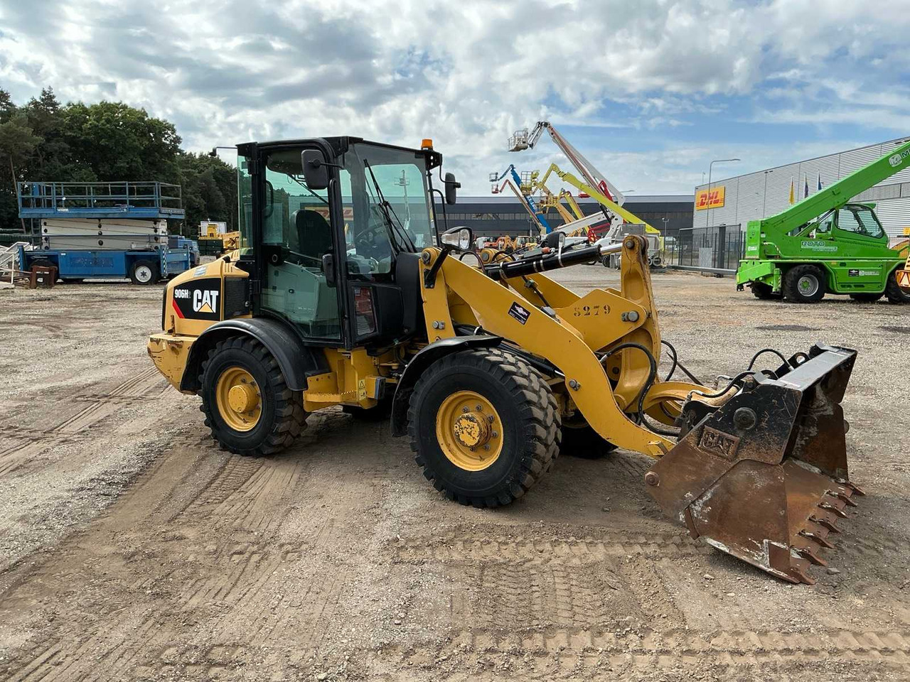 Wiellader 2015 CATERPILLAR 906H SHOVEL