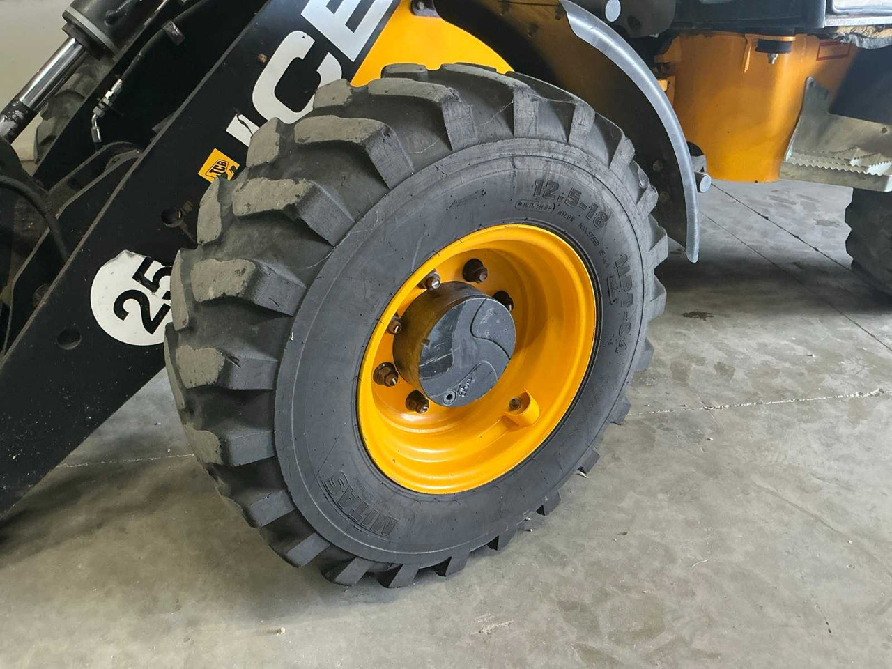 Wiellader 2017 JCB 406 SHOVEL