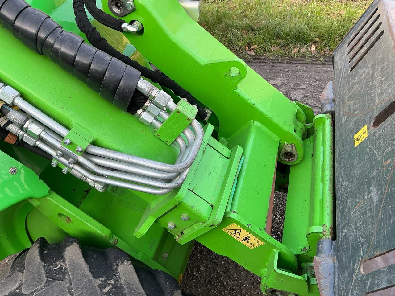 Wiellader 2018 AVANT M528 SHOVEL