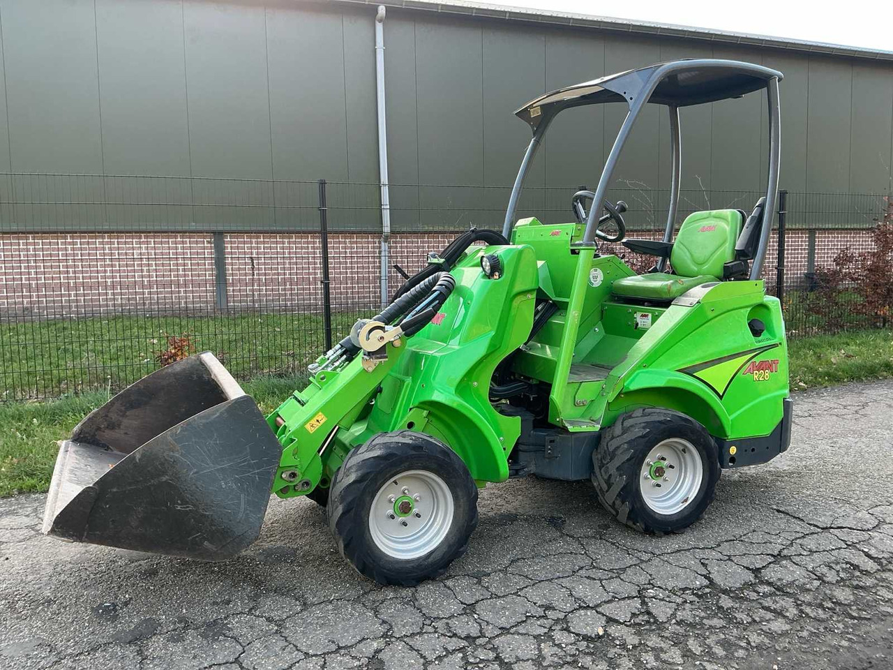 Wiellader 2018 AVANT M528 SHOVEL