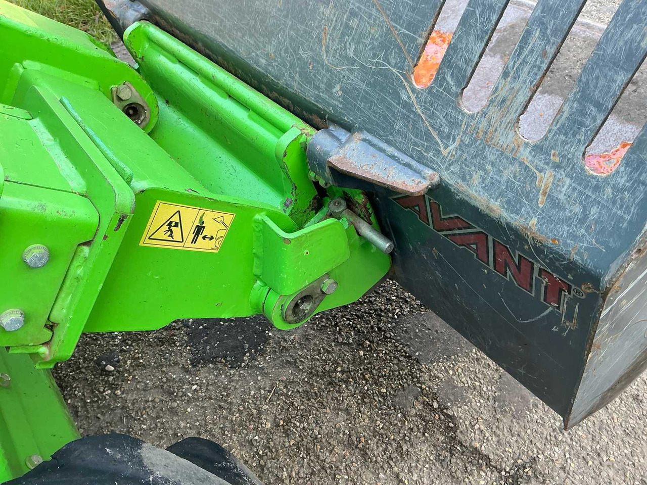 Wiellader 2018 AVANT M528 SHOVEL