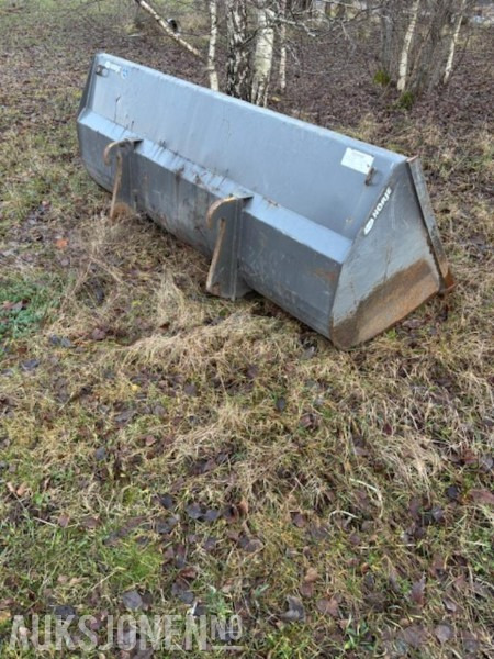 Wiellader 2018 Case 321F hjullaster - Universalskuffe - Hydraulisk pallegafler - Stark relax v-plog - kun 1798 timer