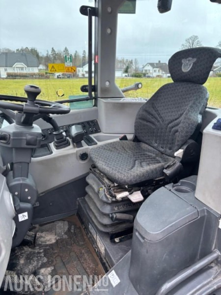 Wiellader 2018 Case 321F hjullaster - Universalskuffe - Hydraulisk pallegafler - Stark relax v-plog - kun 1798 timer