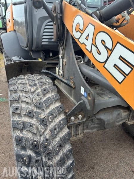 Wiellader 2018 Case 321F hjullaster - Universalskuffe - Hydraulisk pallegafler - Stark relax v-plog - kun 1798 timer