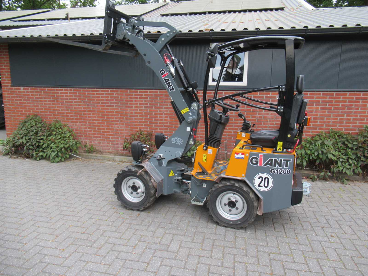 Wiellader 2023 GIANT G-1200 MINI SHOVEL "DEMO MODEL"