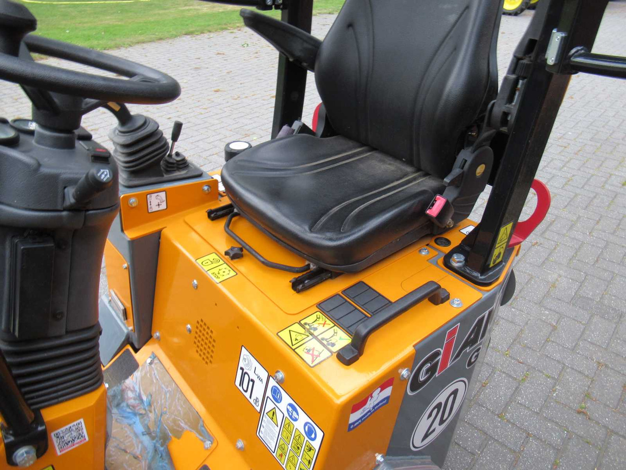 Wiellader 2023 GIANT G-1200 MINI SHOVEL "DEMO MODEL"