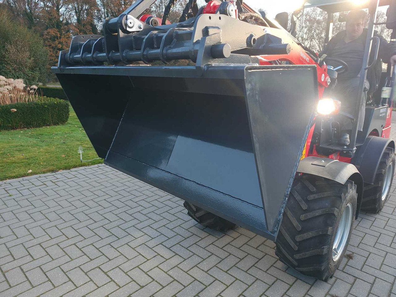 Wiellader 2025 MINILOADER 2500KG