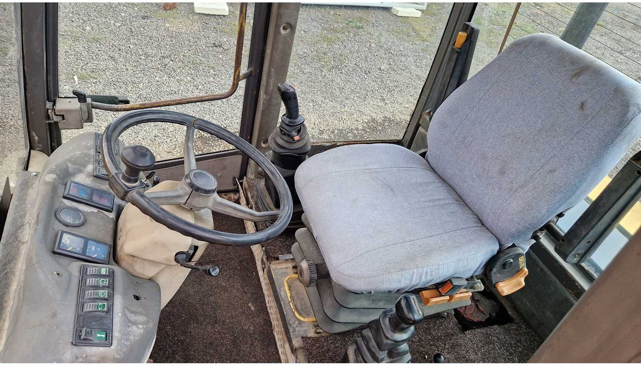 Wiellader AHLMANN - AS85 - SHOVEL - 2001