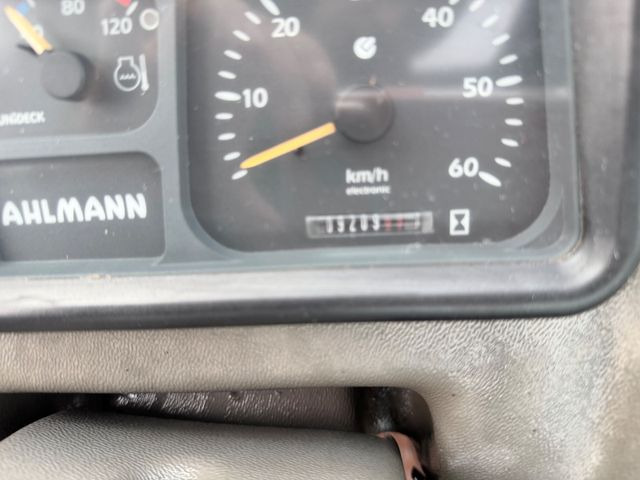 Wiellader Ahlmann AS 150 mit Wage