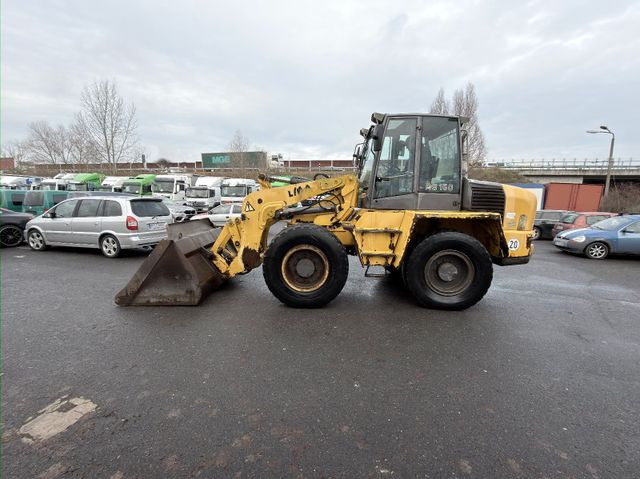 Wiellader Ahlmann AS 150 mit Wage