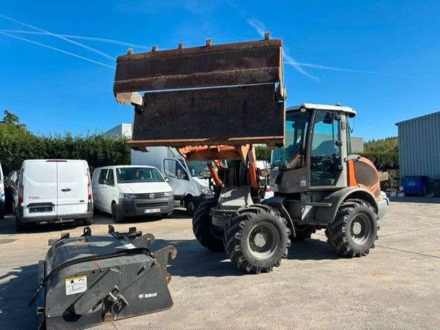 Wiellader Atlas 75e S. Schaufel, Gabel, Bürste.