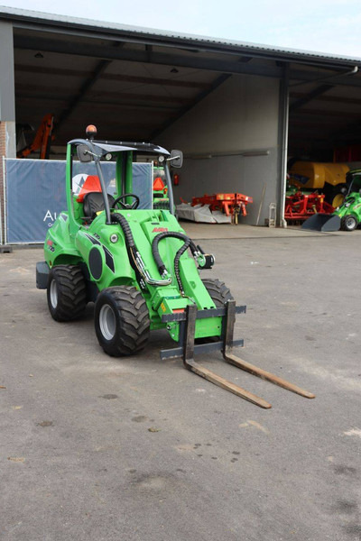 Wiellader Avant 735i TDL