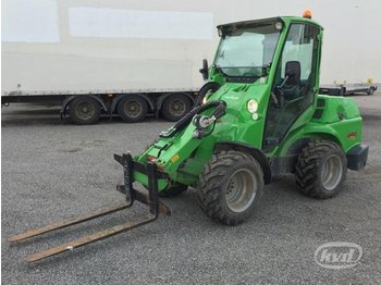  Avant 750 Compact Loader with cab and the telescopic boom - Wiellader