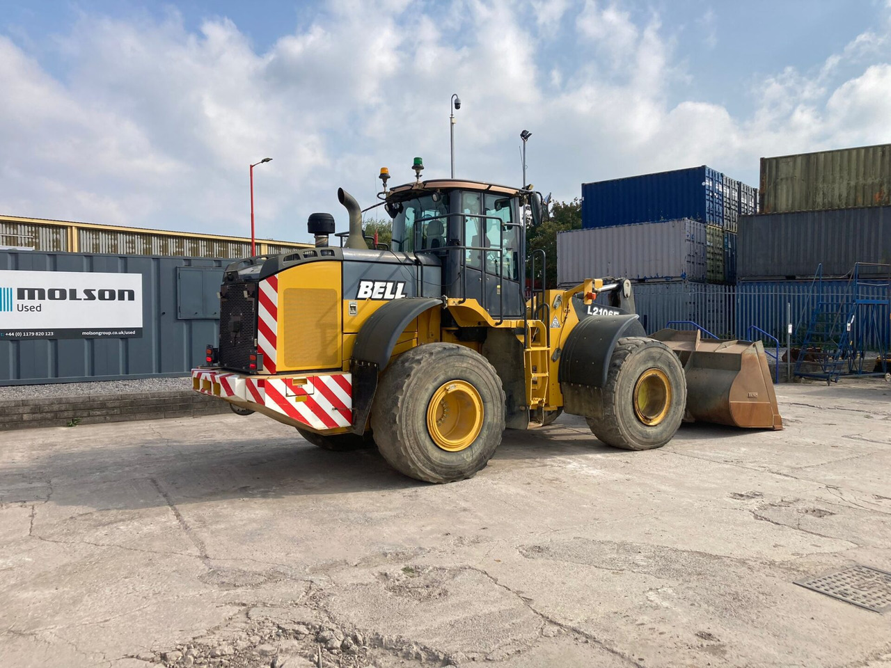 Wiellader Bell L2106E