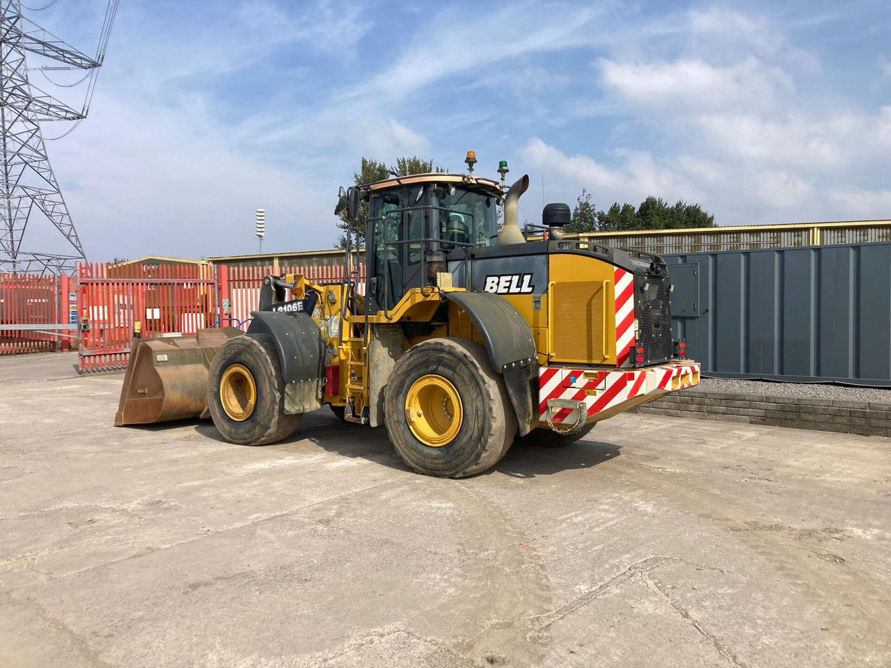 Wiellader Bell L2106E