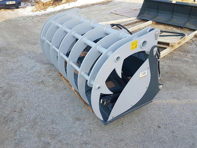 Wiellader Big Pelikanschaufel 180 cm mit Bobcat Teleskoplader Aufnahme