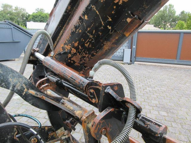 Wiellader Bressel and Lade Side tipping bucket
