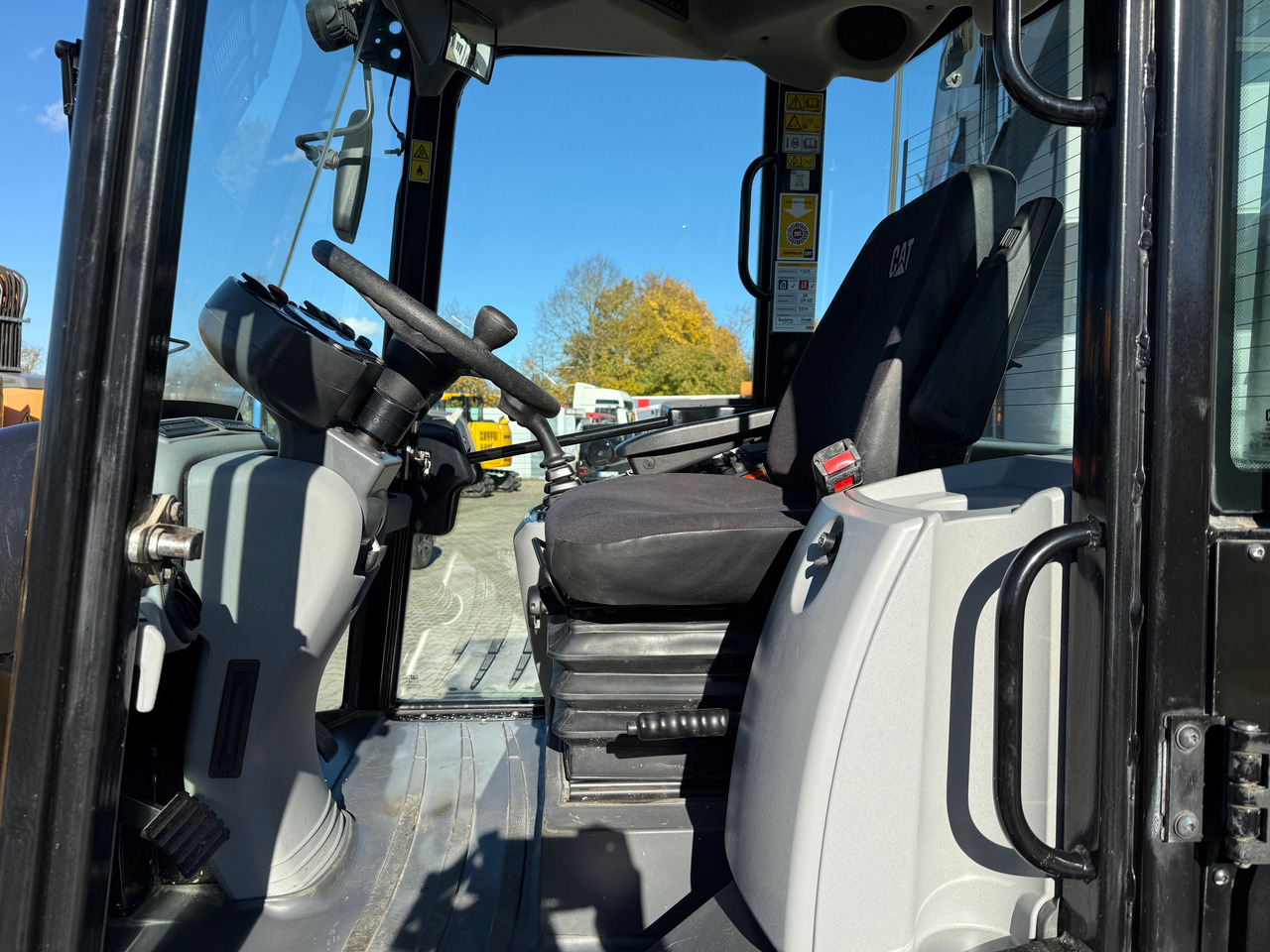 Wiellader CATERPILLAR 908M New Generation Radlader Klima