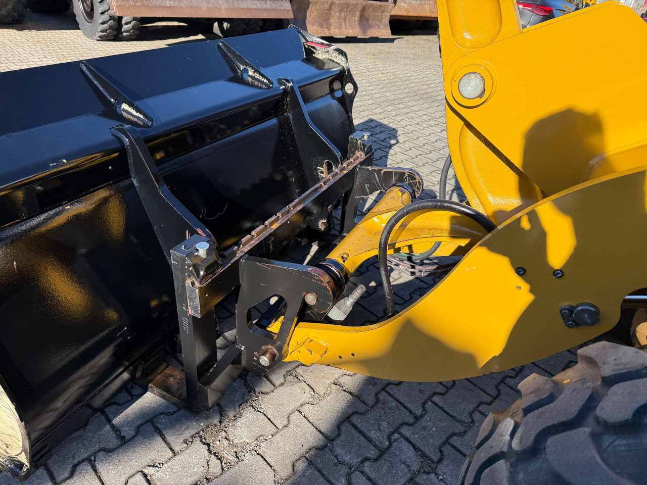 Wiellader CATERPILLAR 908M New Generation Radlader Klima