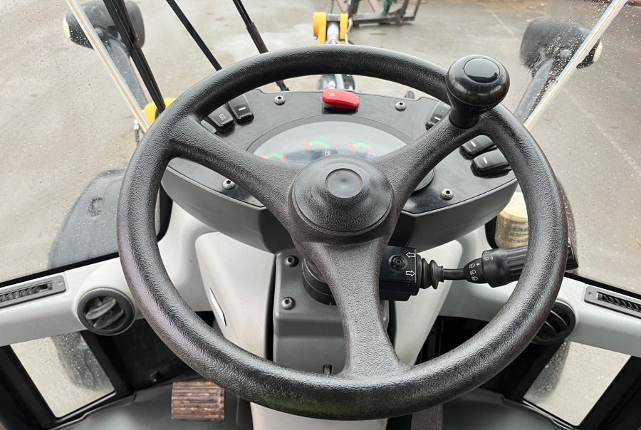 Wiellader CATERPILLAR 908 M