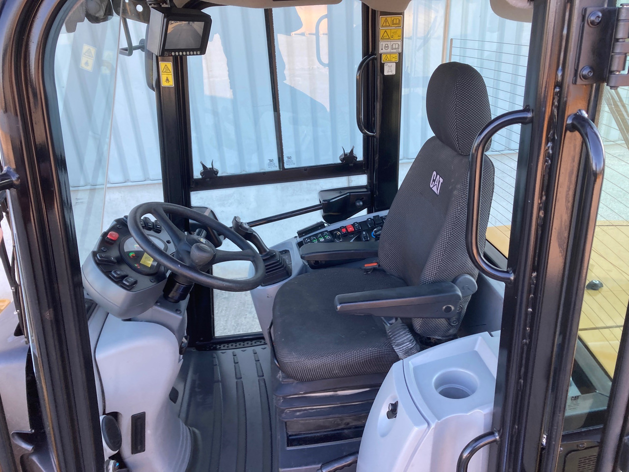 Wiellader CATERPILLAR 910