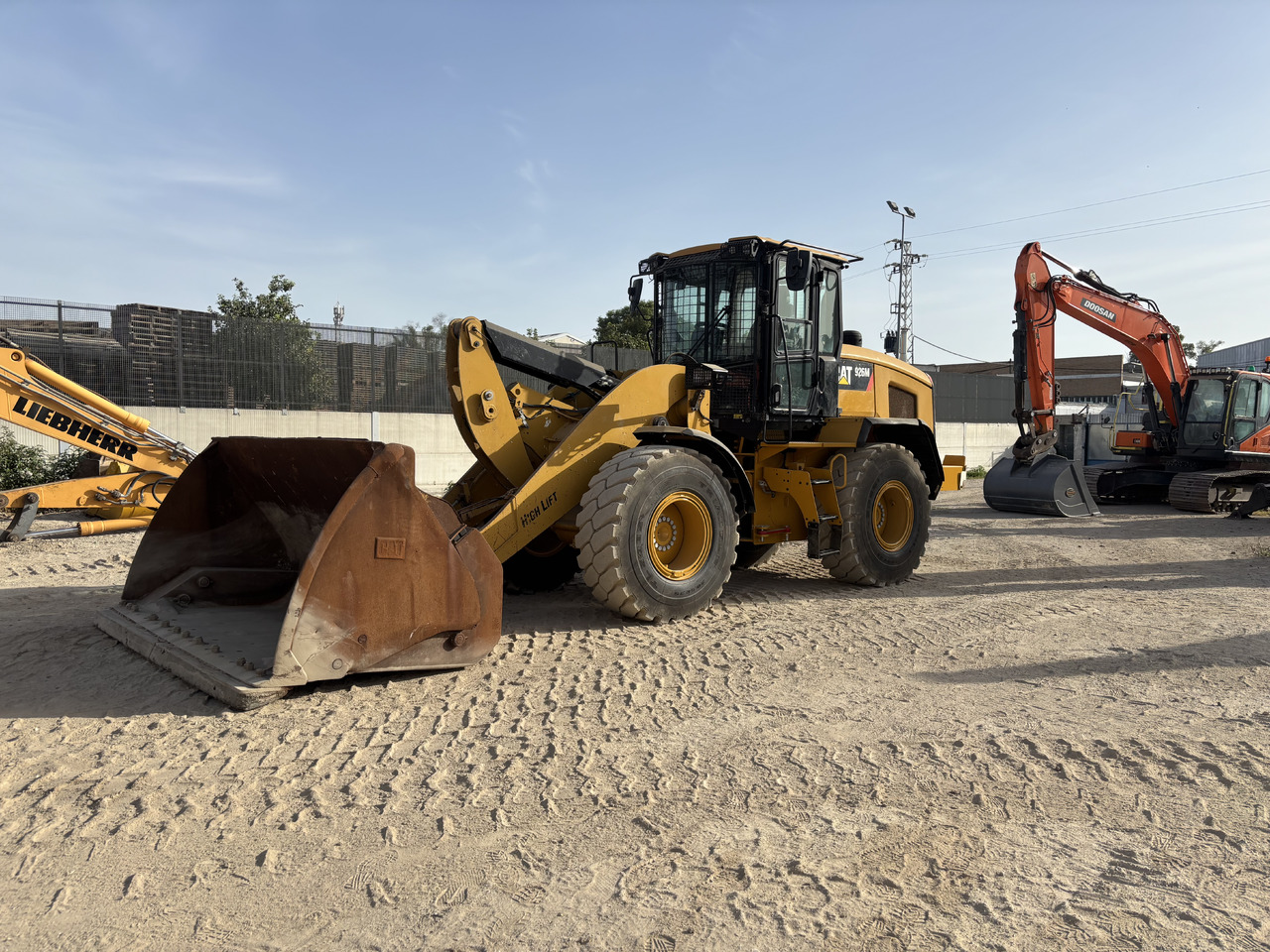 Wiellader CATERPILLAR 926M