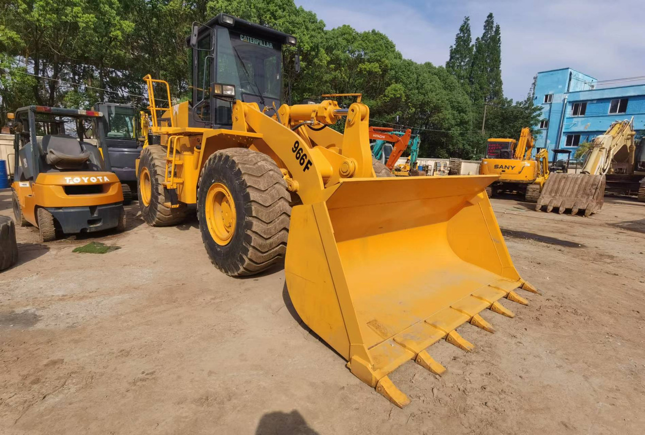 Wiellader CATERPILLAR 966F